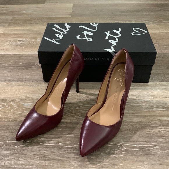 Banana Republic Shoes - Banana Republic-Andilla Pumps EUC